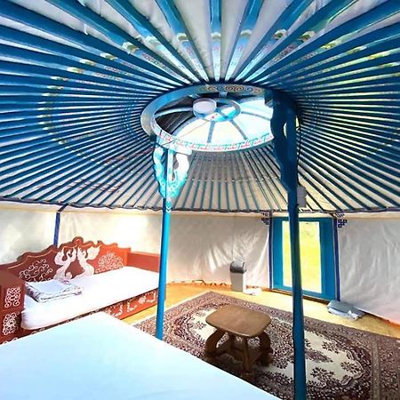 Mongolian Yurt Camp Hotel Cesky Sternberk Luaran gambar