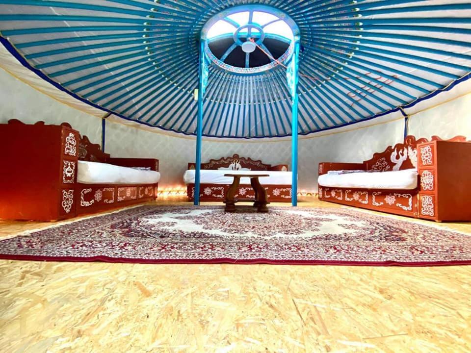 Mongolian Yurt Camp Hotel Cesky Sternberk Luaran gambar